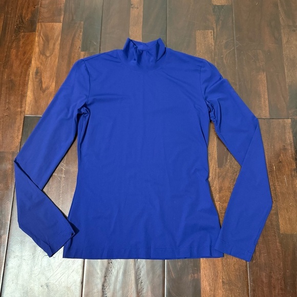St. John Tops - St. John Long Sleeve Turtle Neck Women’s Size P Blue Light Weight